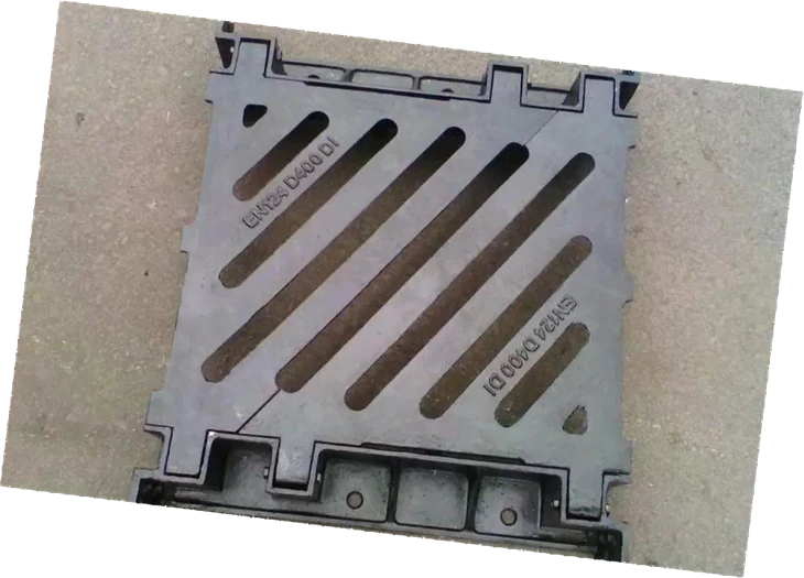 Grille de caniveau carrée en fonte ductile